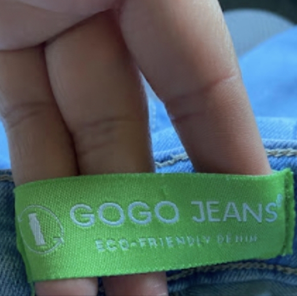 🌻GoGo Eco-Friendly Juniors' Ripped Skinny Jeans Size 0/24 Distressed Denim👖 - Picture 3 of 8
